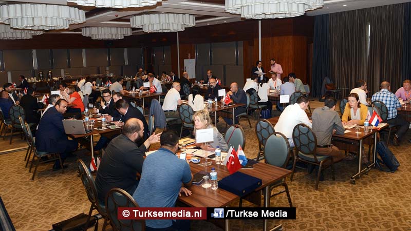 Nederlandse veehouderijwereld vliegt naar Turkije voor handel