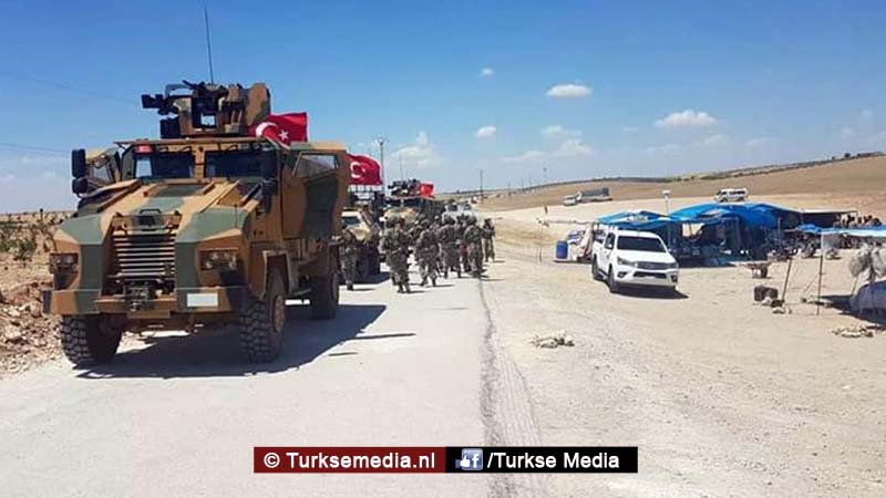 Turkse militairen betreden Manbij, VS kijkt toe