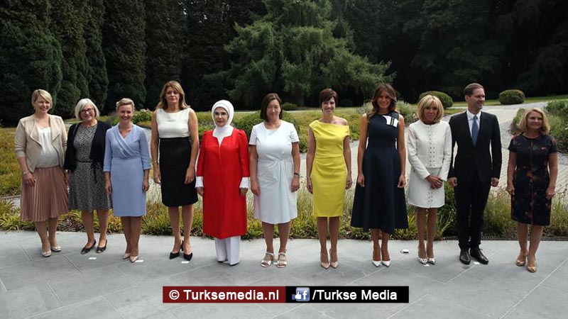 First lady Turkije op de foto met echtgenotes van wereldleiders