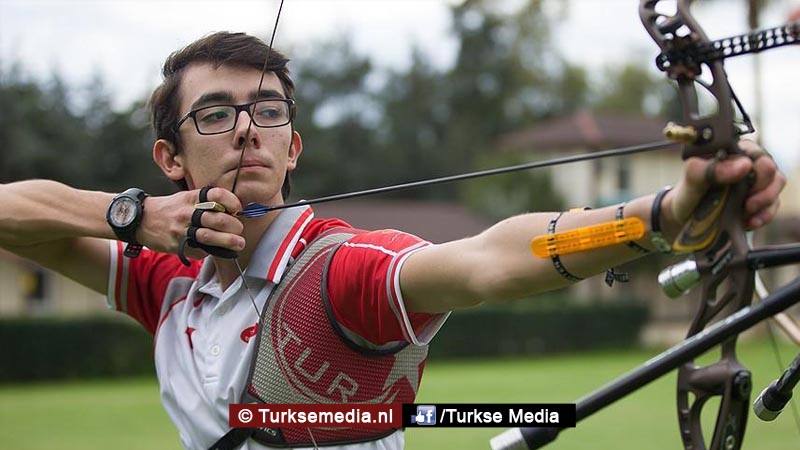 Turkse boogschutter (19) breekt Europees record
