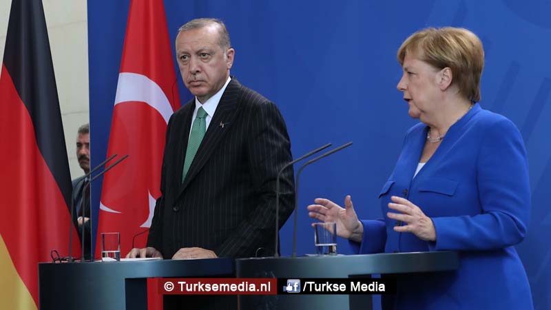 Erdoğan boort in Berlijn Duitse journalisten de grond in