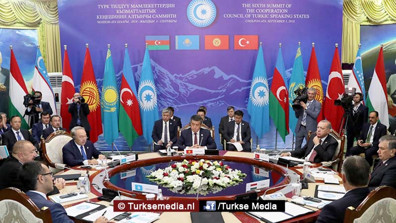Erdoğan opent aanval op de dollar en wel tijdens een bijzondere top