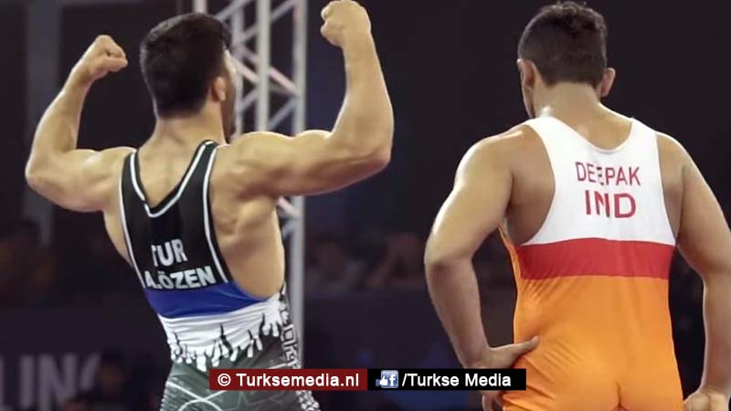 Turkse worstelaar wereldkampioen na zege op Indiaas in Slowakije