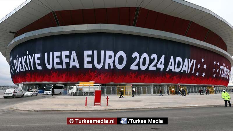 ‘Turkije heeft splinternieuwe stadions, die in Duitsland zijn oud en brokkelen af’