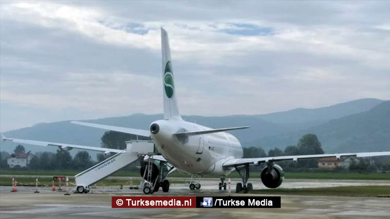 Duits vliegtuig glijdt na fout piloot de bocht uit in Turkije