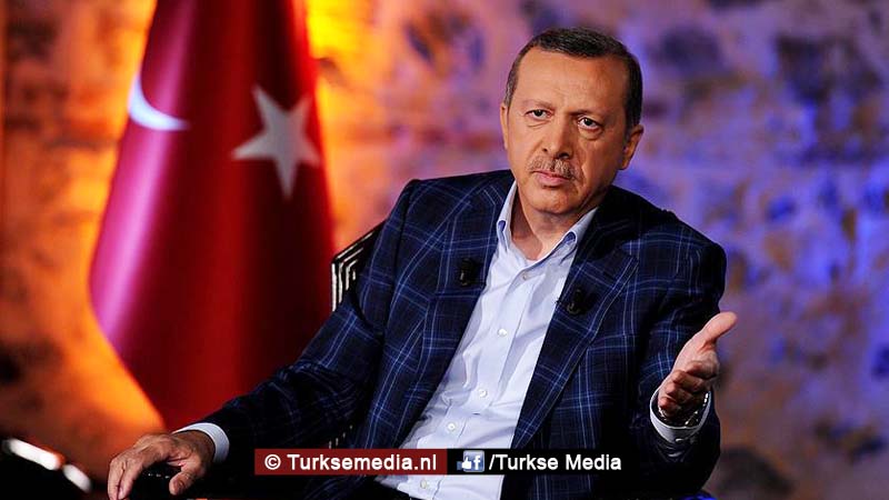 Erdoğan vergeeft studenten die hem schoffeerden