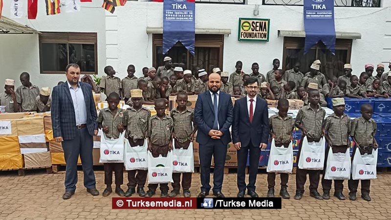 Turkije schiet Ugandese weeskinderen te hulp