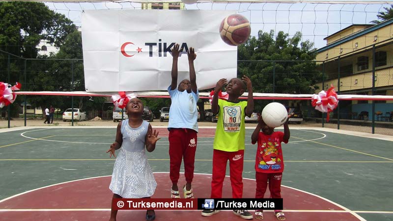 Turkije schenkt sportvelden aan Tanzania