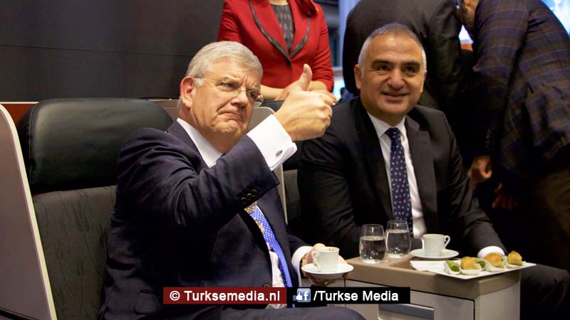Turkse minister in Utrecht: meer Nederlanders naar Turkije