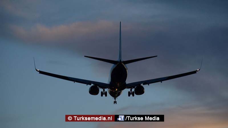 Moeder vergeet baby op luchthaven, vliegtuig keert terug