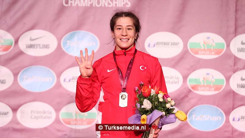 Turkse worstelaar Europees kampioen na overwinning op Oostenrijk