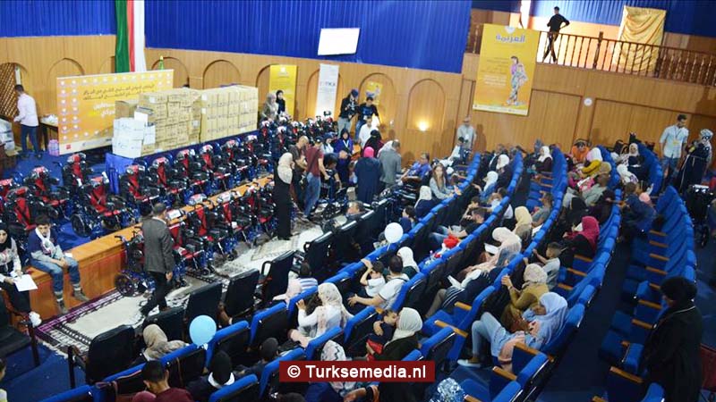 Turkije deelt rolstoelen uit aan kinderen in Algerije