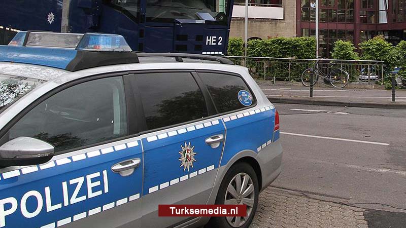 Politie arresteert Islamofoob die jonge moslim neerstak in tram