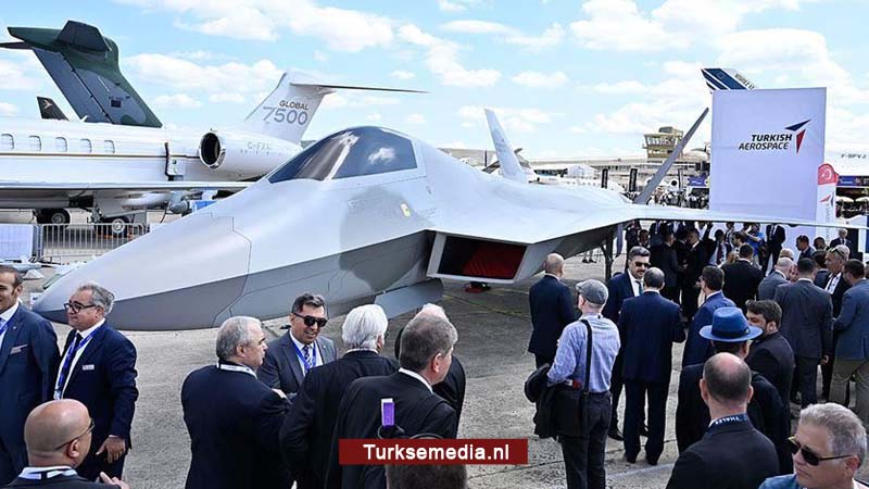 Turkije toont jachtvliegtuig van eigen makelij: ‘Beste van Europa’