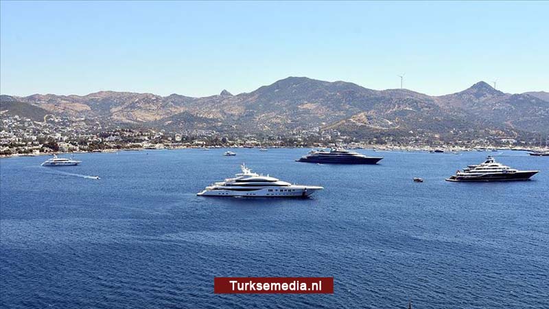 Turkse vakantiehemel verwelkomt megajachten van miljardairs