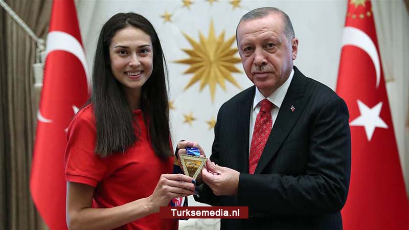Tweevoudig Turkse wereldkampioen de geschiedenis in