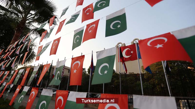Pakistan eert drie Turken met hoogste burgeronderscheiding