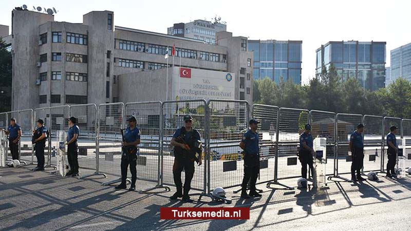 Turkije zet drie burgemeesters uit functie