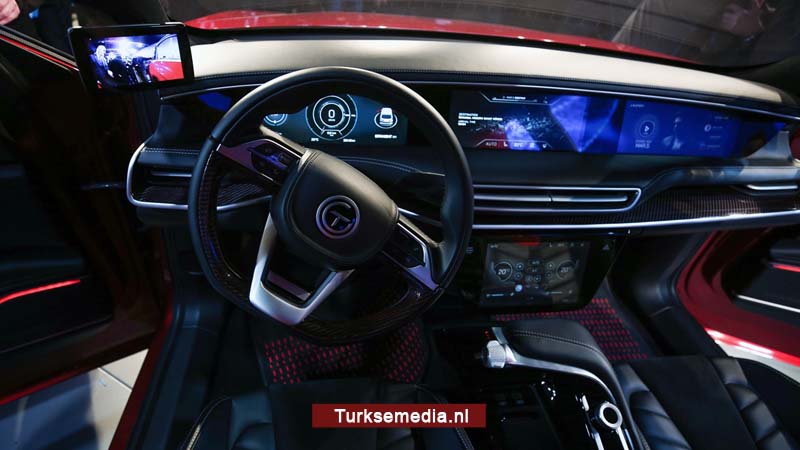 Nagenieten: detailfoto’s Turkse auto