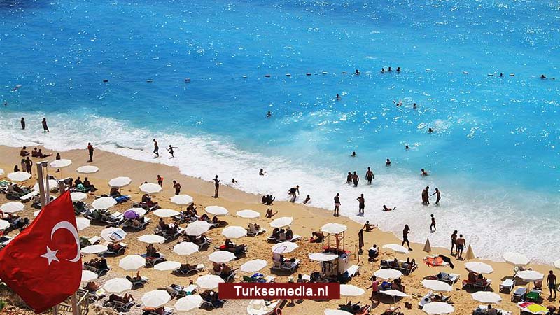 Toeristen gek op Turkse Rivièra: nieuw record
