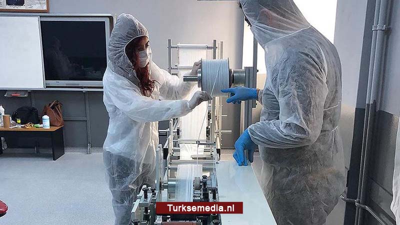Turkse docenten ontwikkelen mondmaskermachine