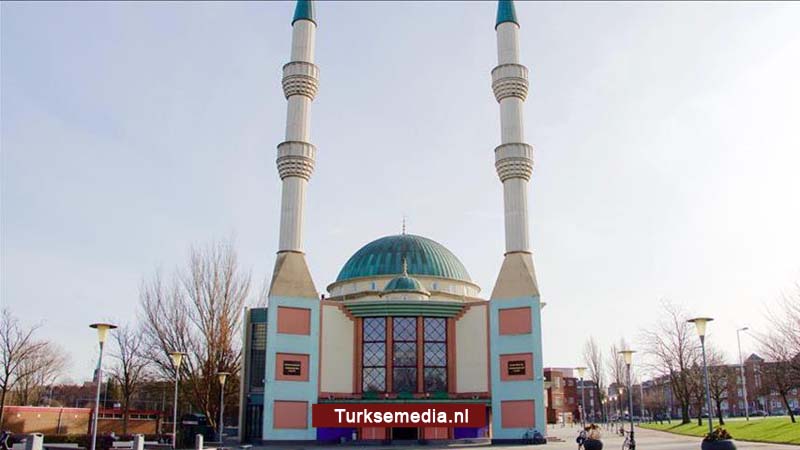 Turkse moskeeën gesloten voor alle gebeden