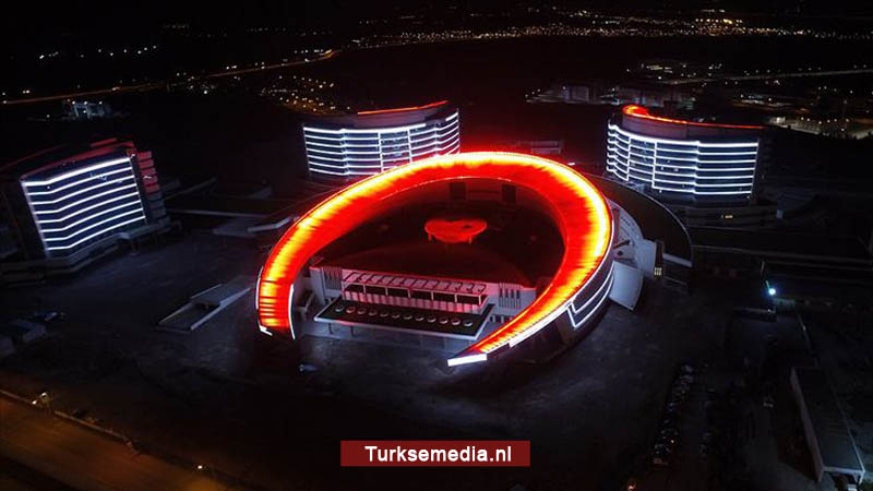 Turkije opent nieuw groot stadsziekenhuis in vorm van vlag