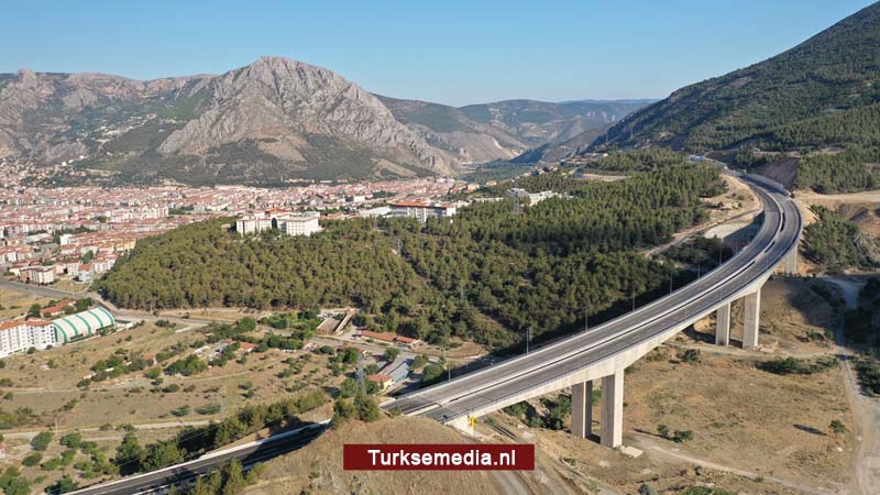 Turkije opent nieuwe snelweg: ‘Veel internationale jankers omdat Turkije niet zwicht’