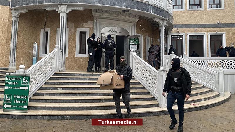 Turkije veroordeelt brutale moskeebestorming Duitse politie