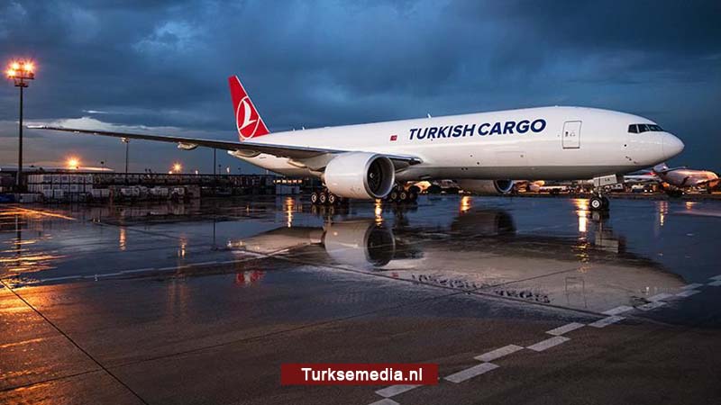 Turken vervoeren coronavaccin en vormen mondiale farmabrug