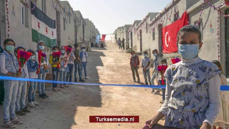 Turkse Diyanet schenkt 1.700 huizen aan vluchtelingen in Noord-Syrië