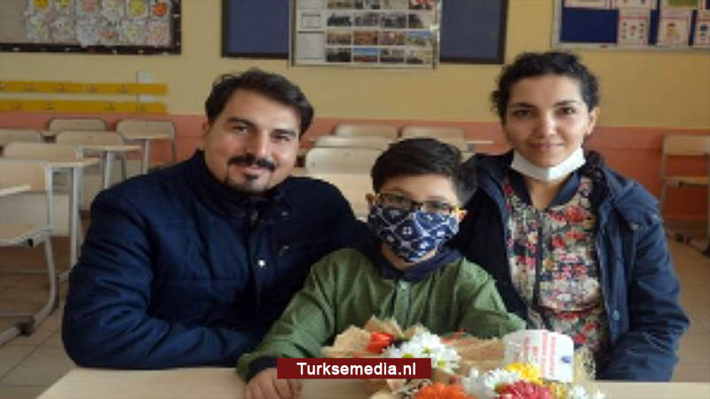 Turks jochie (8) wereldkampioen wiskunde