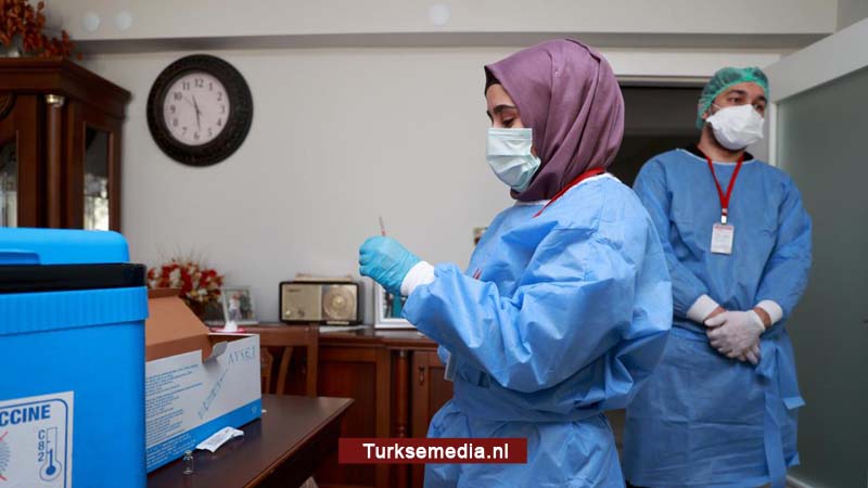 Turkse coronacijfers naar dieptepunt, versoepelingen in maart