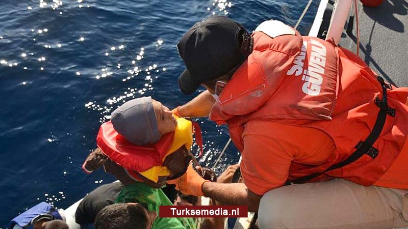 Griekse kustwacht probeert vluchtelingen in brand te steken