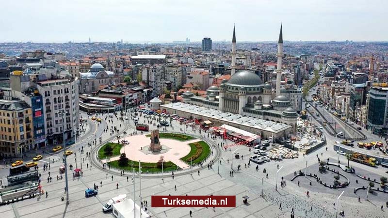Turkije maakt zich op voor opening moskee op belangrijkste plein