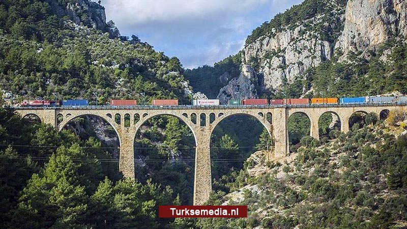 Turkije gaat 4.000 kilometer nieuwe spoorwegen aanleggen