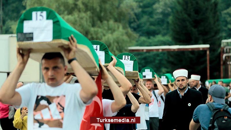 Turkije herdenkt genocide in Srebrenica: ‘Opdat wij nooit vergeten’