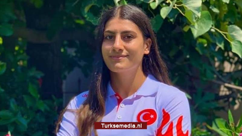 Turkse jonge worstelaars veroveren Europese titel