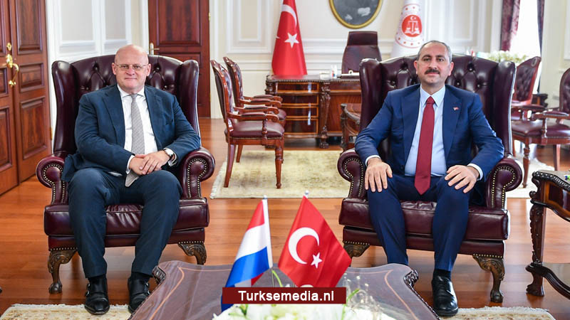 Grapperhaus naar Ankara voor sterkere juridische samenwerking met Turkije