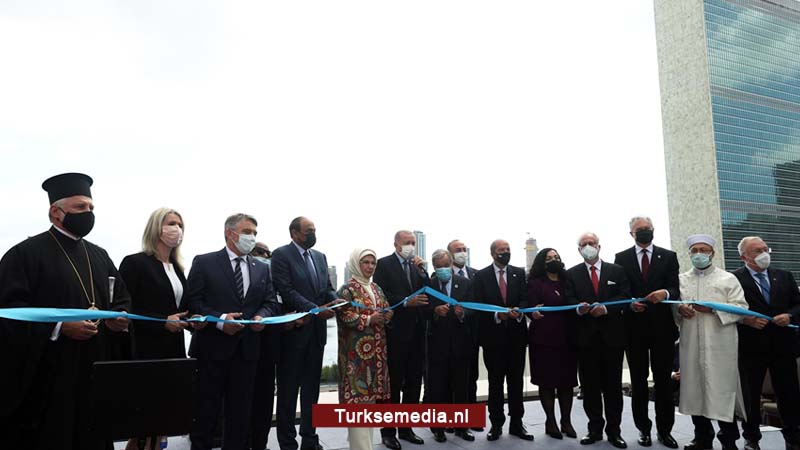 Griekenland woedend op deze foto van opening Turkse toren in New York