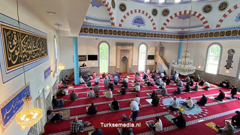 Moslims eisen uitleg na spionage Nederlandse overheid in moskeeën