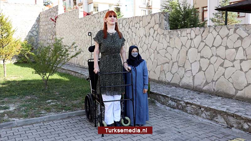Turkse Rumeysa is langste vrouw ter wereld