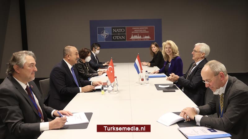 Turkije en Nederland met nieuwe minister aan tafel in Riga