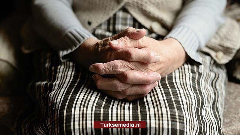 Griekenland beboet ongevaccineerde ouderen
