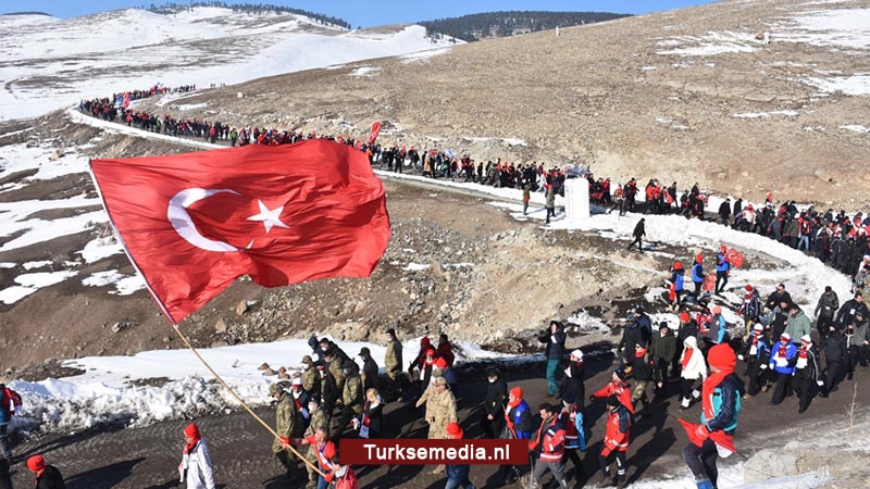 Turken eren gesneuvelde Ottomaanse soldaten tijdens WO I