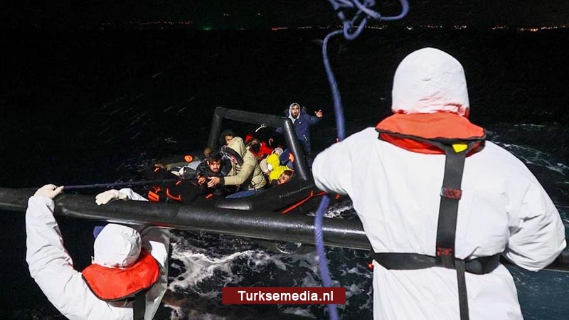 Turkije redt 15.000 zeevluchtelingen die door Grieken zijn teruggeduwd