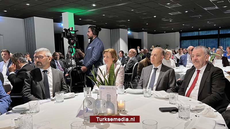 Nationale Iftar HOTIAD bewijst wereldvrede op lokaal niveau