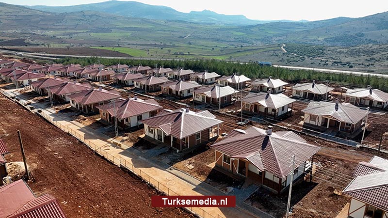 Turkije bouwt hard verder aan nieuwe huizen voor alle aardbevingsslachtoffers
