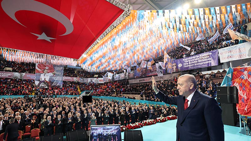 ‘Door Turkije vernietigd IS weer tot leven gebracht door globale machten’