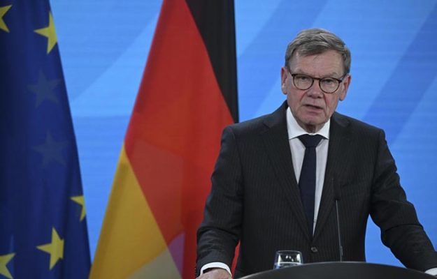 EU zet Griekenland onder druk om Turkije toe te laten tot defensieprogramma
